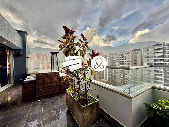 Casa de 2 alcobas en venta en Loma Del Esmeraldal, Envigado, 192 m² · foto 4 de 16
