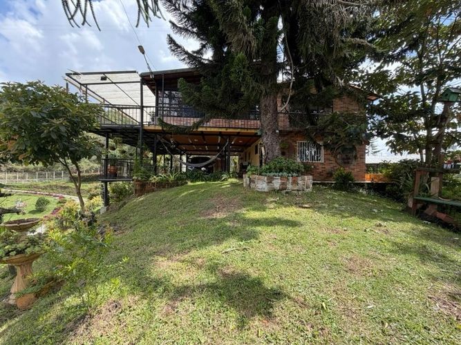 Finca en venta en Centro, Rionegro, 3400 m² · foto 2 de 18