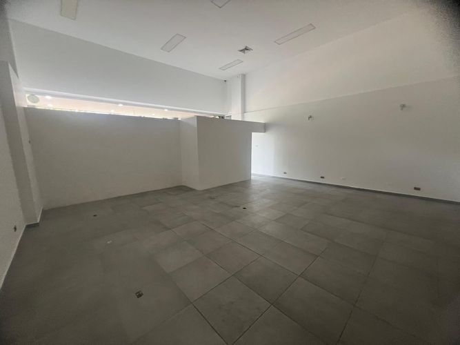 Local en venta en El Poblado, Medellín, 135 m² · foto 2 de 19