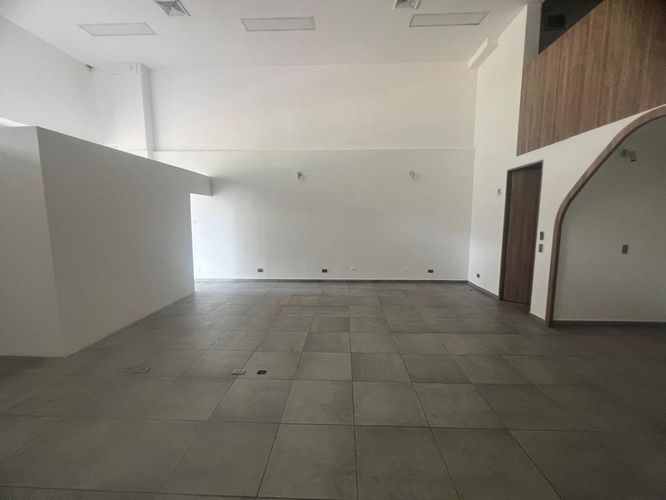 Local en venta en El Poblado, Medellín, 135 m² · foto 17 de 19