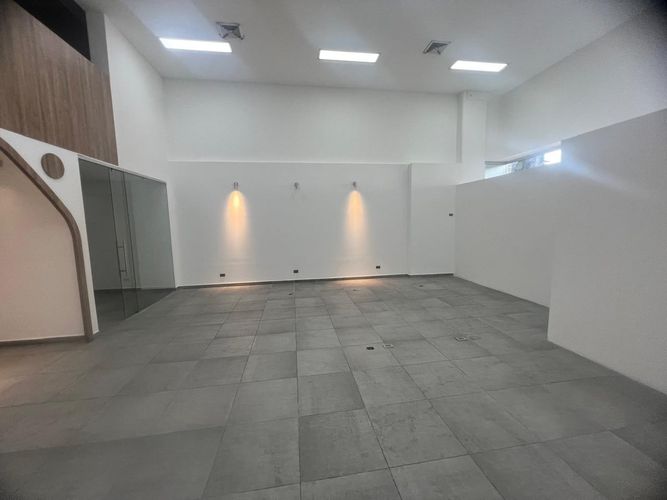 Local en venta en El Poblado, Medellín, 135 m² · foto 7 de 19