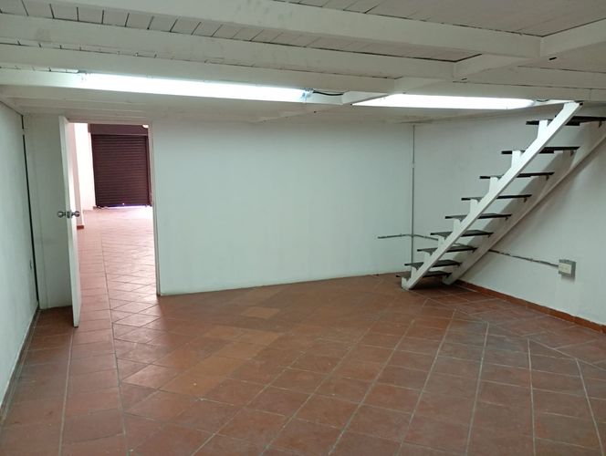 Bodega en arriendo en Viviendas Del Sur, Medellín, 110 m² · foto 4 de 11