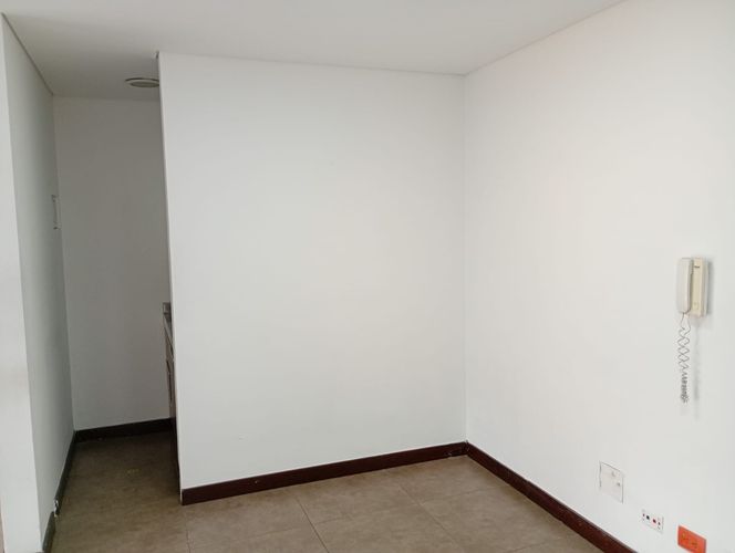 Oficina en arriendo en Laureles, Medellín, 31 m² · foto 2 de 8
