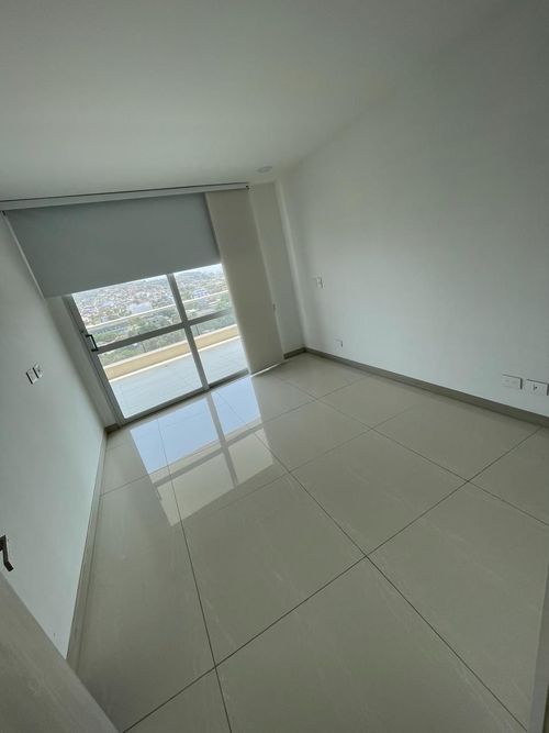 Apartamento de 3 alcobas en venta en Crespo, Soacha, 135 m² · foto 6 de 23