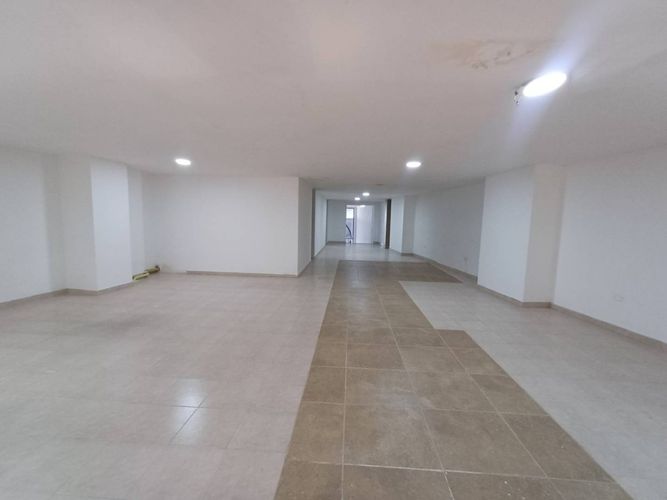 Local en arriendo en Marbella, Cartagena, 157 m² · foto 13 de 24