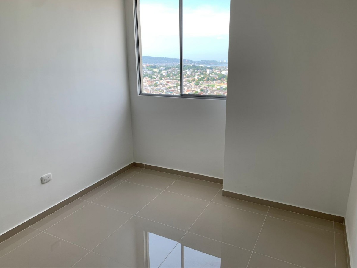 Apartamento en venta en Urbanizacion El Country, Cartagena · foto 3 de 15