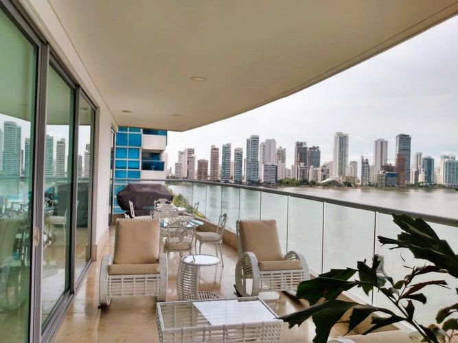 Apartamento de 3 alcobas en venta en Castillogrande, Cartagena, 343 m² · foto 2 de 24