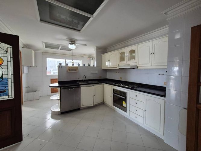 Apartamento de 3 alcobas en arriendo en Manga, Cartagena, 248 m² · foto 4 de 21
