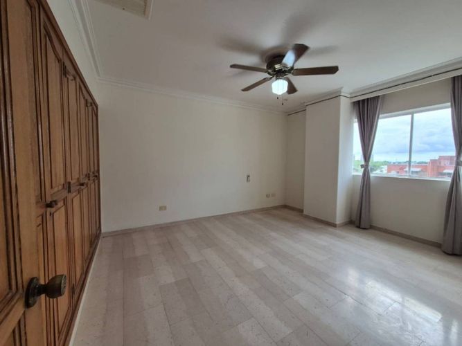 Apartamento de 3 alcobas en arriendo en Manga, Cartagena, 248 m² · foto 9 de 21