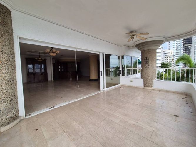 Apartamento de 3 alcobas en arriendo en Manga, Cartagena, 248 m² · foto 19 de 21