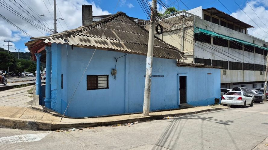 Casa de 3 alcobas en venta en Espinal, Cartagena, 137 m² · foto 3 de 3