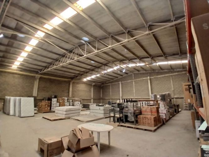 Bodega en arriendo en La Carolina, Cartagena, 1183 m² · foto 2 de 6