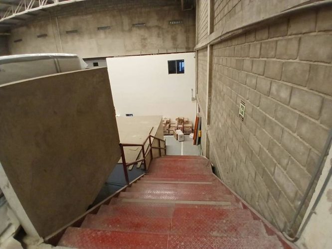Bodega en arriendo en La Carolina, Cartagena, 1183 m² · foto 3 de 6