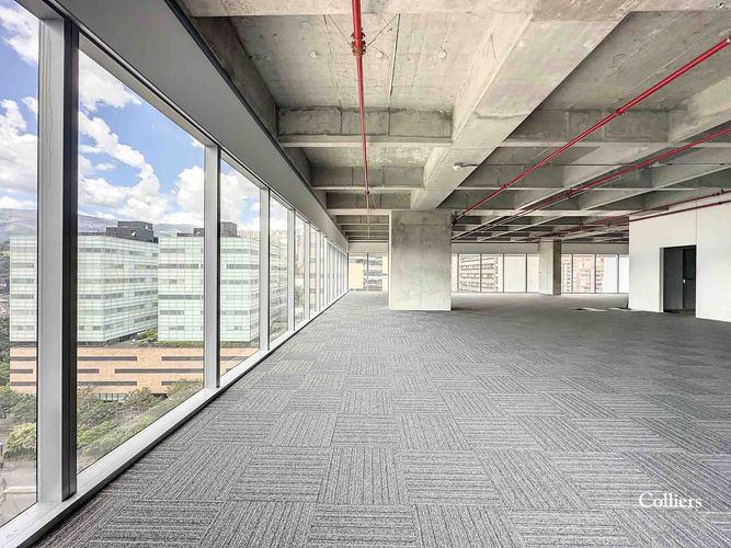 Oficina en arriendo en Villa Carlota, Medellín, 400 m² · foto 2 de 10