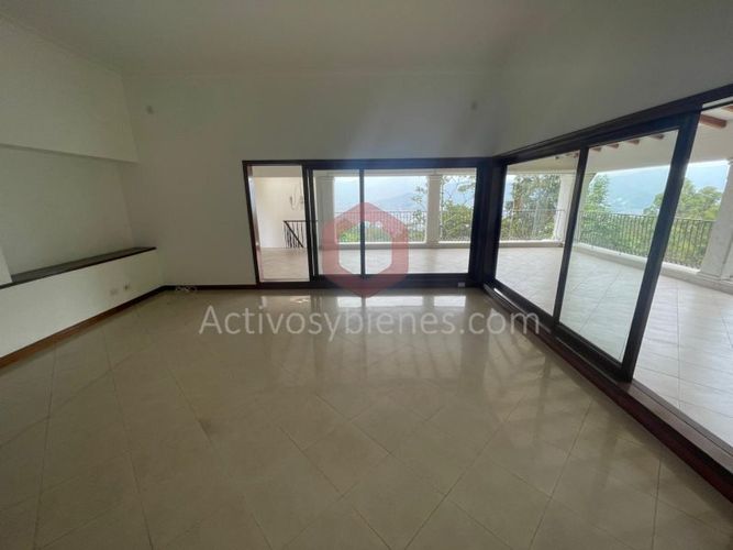Casa de 4 alcobas en venta en Vía Las Palmas, Medellín · foto 5 de 24