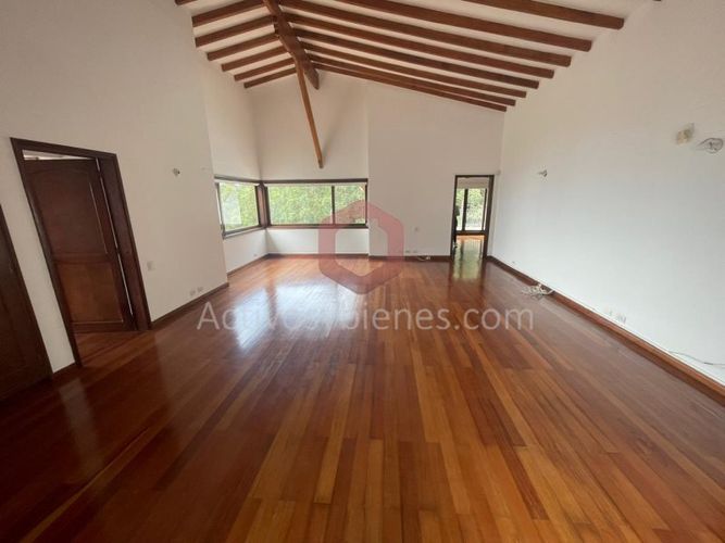 Casa de 4 alcobas en venta en Vía Las Palmas, Medellín · foto 9 de 24