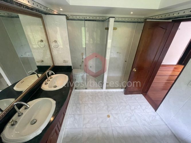 Casa de 4 alcobas en venta en Vía Las Palmas, Medellín · foto 14 de 24