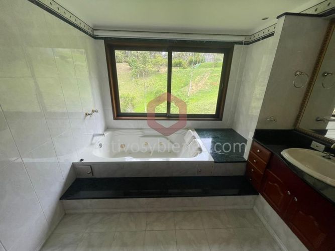 Casa de 4 alcobas en venta en Vía Las Palmas, Medellín · foto 16 de 24