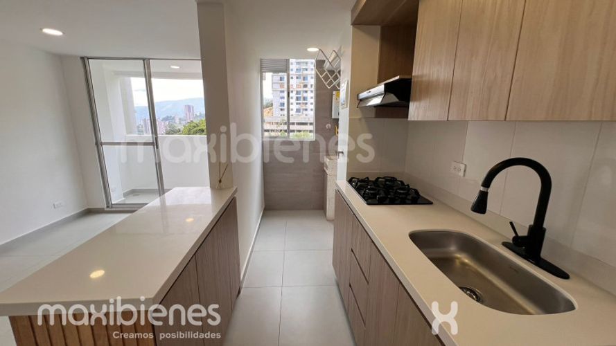 Apartamento de 3 alcobas en venta en San Jose, Sabaneta, 60 m² · foto 2 de 13