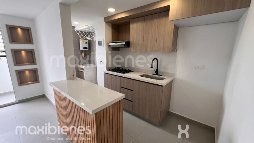 Apartamento de 3 alcobas en venta en San Jose, Sabaneta, 60 m² · foto 3 de 13