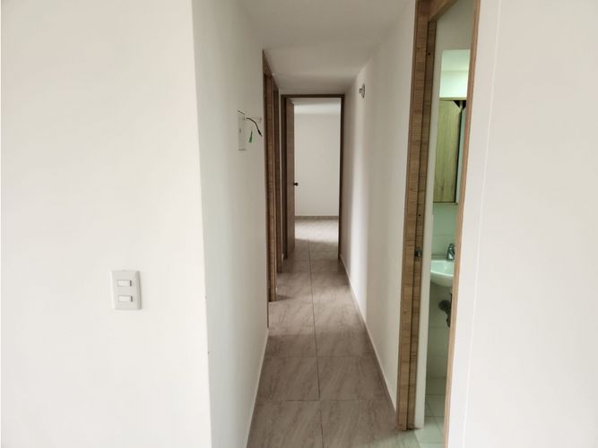 Apartamento de 3 alcobas en venta en Hato Viejo, Bello, 73 m² · foto 3 de 15