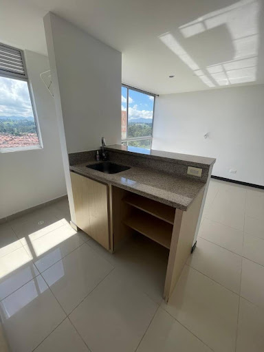 Apartamento en arriendo en Rionegro · foto 3 de 16