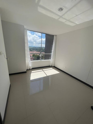 Apartamento en arriendo en Rionegro · foto 8 de 16