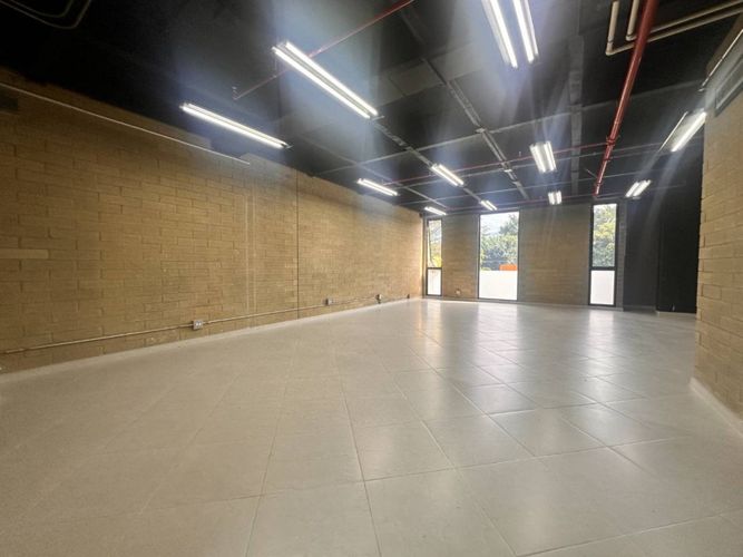 Oficina en arriendo en La Aguacatala, Medellín, 72 m² · foto 4 de 7