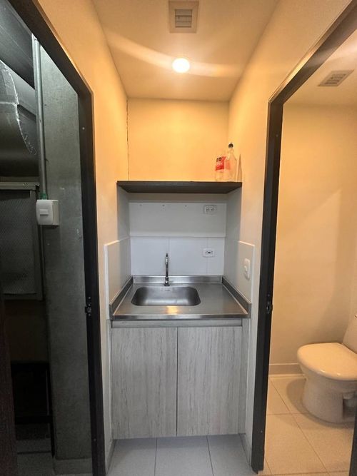 Oficina en arriendo en La Aguacatala, Medellín, 72 m² · foto 6 de 7