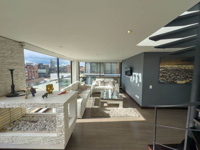 Apartamento de 3 alcobas en venta en San Patricio, Bogotá, 175 m² · foto 2 de 10