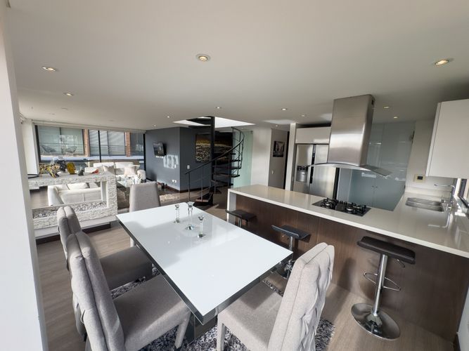 Apartamento de 3 alcobas en venta en San Patricio, Bogotá, 175 m² · foto 4 de 10