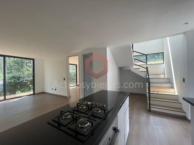 Casa de 4 alcobas en venta en El Porvenir, Rionegro, 182 m² · foto 3 de 24