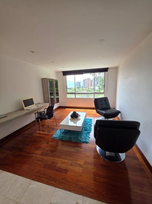 Apartamento de 3 alcobas en venta en Altos Del Poblado, Medellín, 227 m² · foto 3 de 13