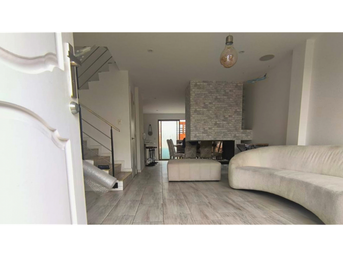 Casa de 5 alcobas en venta en El Campincito, Chía, 213 m² · foto 2 de 23