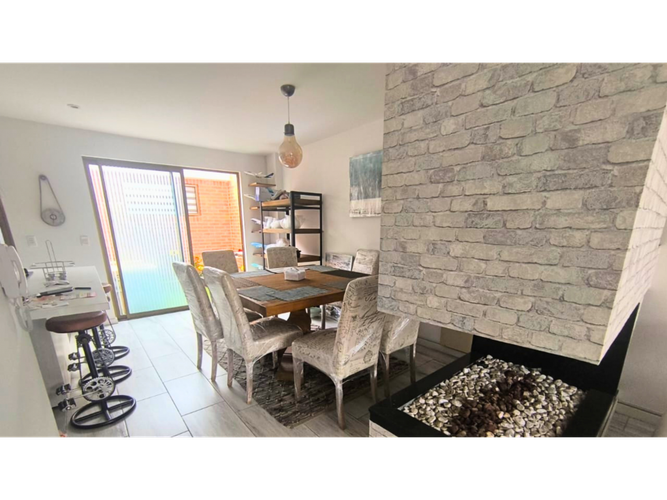 Casa de 5 alcobas en venta en El Campincito, Chía, 213 m² · foto 3 de 23