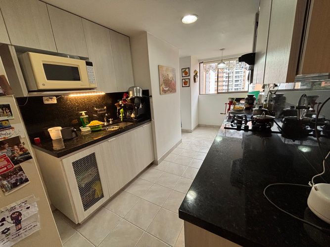 Apartamento en venta en El Poblado, Medellín · foto 5 de 13