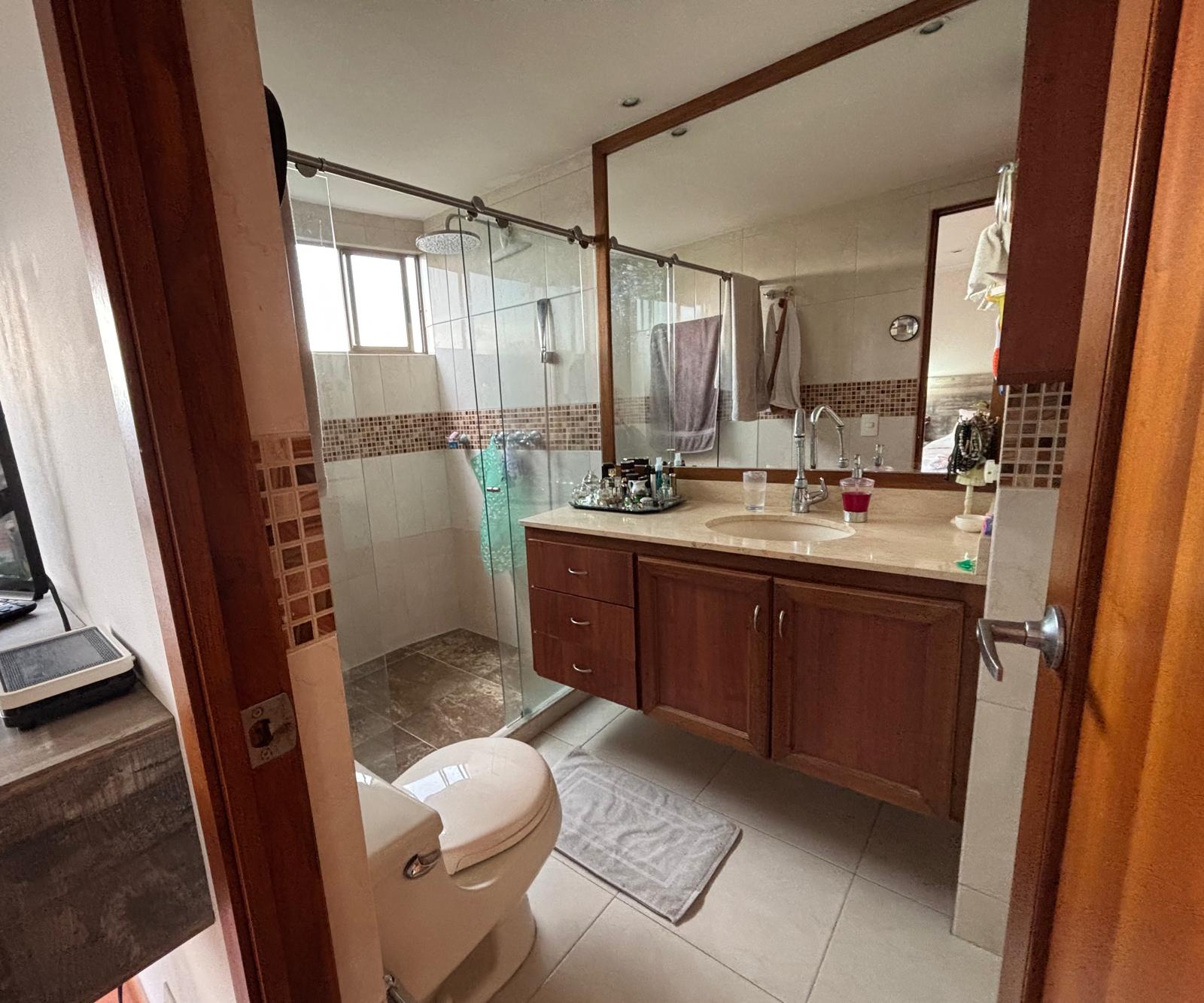 Apartamento en venta en El Poblado, Medellín · foto 7 de 13
