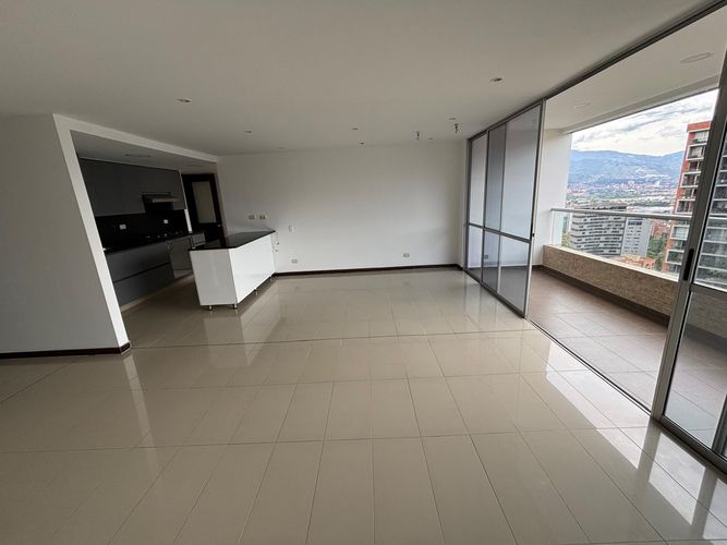 Apartamento de 3 alcobas en venta en El Poblado, Medellín, 114 m² · foto 3 de 11