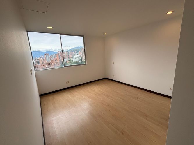 Apartamento de 3 alcobas en venta en El Poblado, Medellín, 114 m² · foto 8 de 11