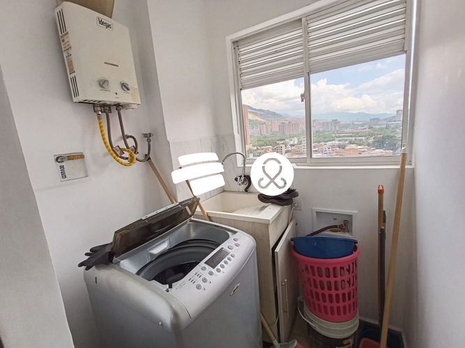 Apartamento de 3 alcobas en venta en Niquia, Bello, 74 m² · foto 3 de 21