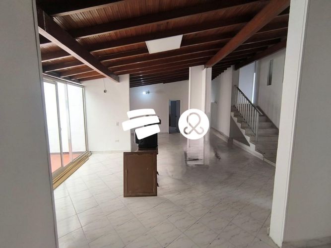Casa de 5 alcobas en venta en Estadio, Medellín, 247 m² · foto 6 de 24
