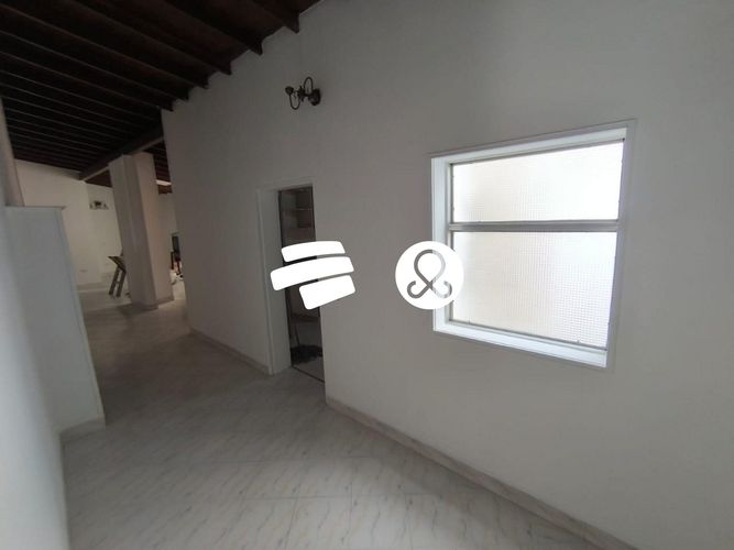 Casa de 5 alcobas en venta en Estadio, Medellín, 247 m² · foto 9 de 24