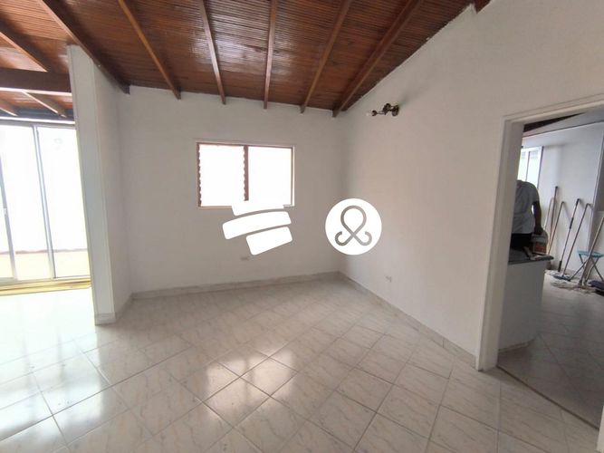 Casa de 5 alcobas en venta en Estadio, Medellín, 247 m² · foto 14 de 24