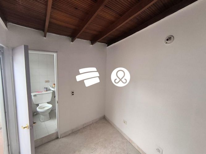 Casa de 5 alcobas en venta en Estadio, Medellín, 247 m² · foto 22 de 24