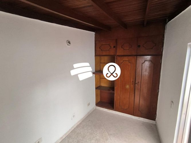 Casa de 5 alcobas en venta en Estadio, Medellín, 247 m² · foto 23 de 24