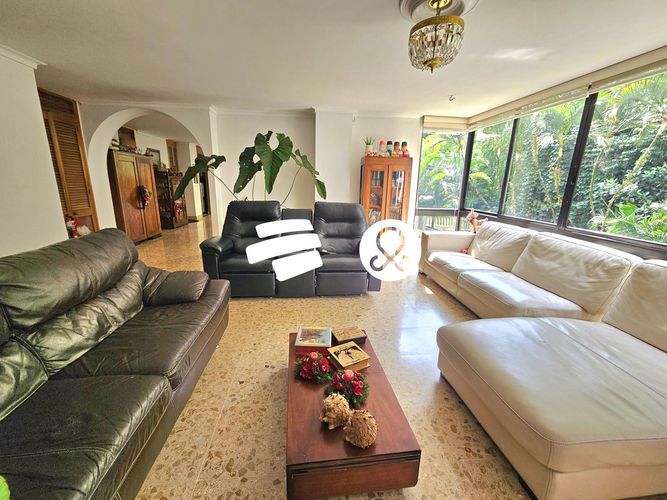 Apartamento de 4 alcobas en venta en Los Naranjos, Medellín, 200 m² · foto 4 de 17