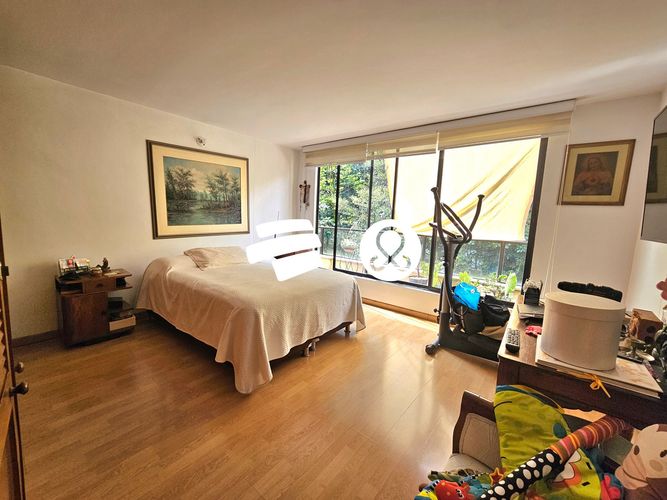 Apartamento de 4 alcobas en venta en Los Naranjos, Medellín, 200 m² · foto 10 de 17