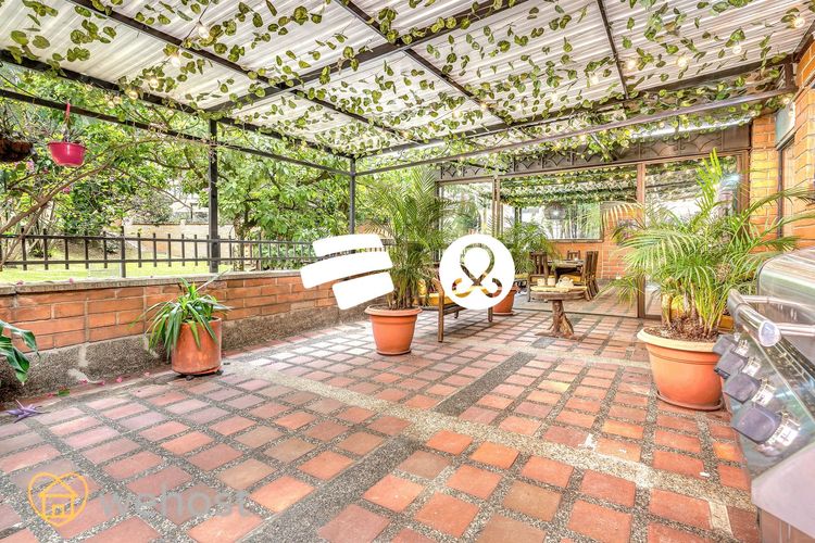 Apartamento de 3 alcobas en venta en Las Lomas, Medellín, 225 m² · foto 9 de 16