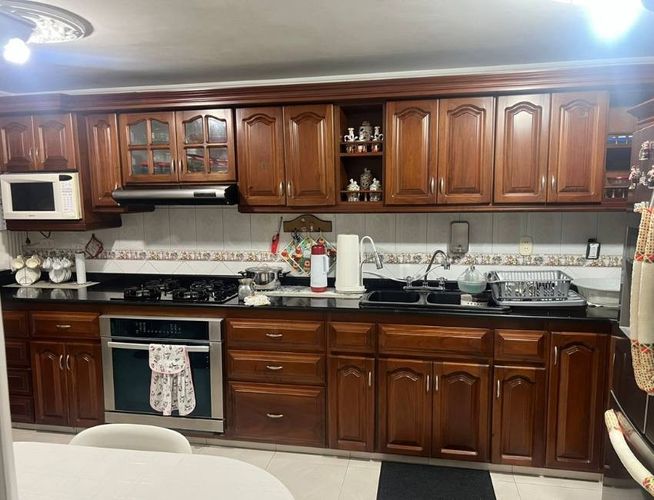 Casa de 6 alcobas en venta en San Alonso, Bucaramanga, 343 m² · foto 4 de 19