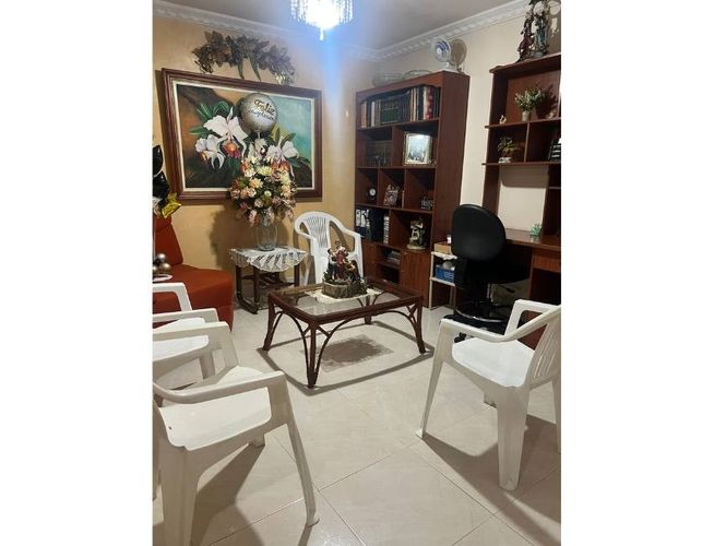 Casa de 6 alcobas en venta en San Alonso, Bucaramanga, 343 m² · foto 8 de 19